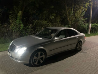 Mercedes E-Class foto 4