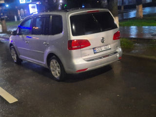 Volkswagen Touran foto 4