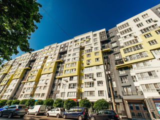 Apartament cu 4 camere, 204 m², Buiucani, Chișinău foto 1