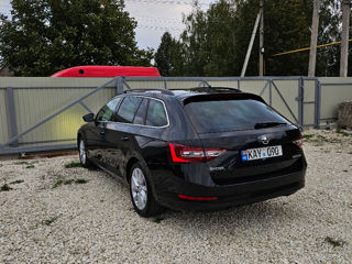 Skoda Superb foto 6