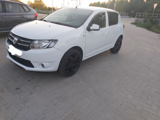 Dacia Sandero foto 1