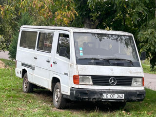 Mercedes MB 100