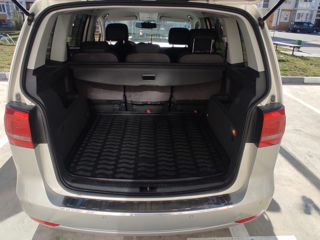 Volkswagen Touran foto 4