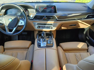 BMW 7 Series foto 4