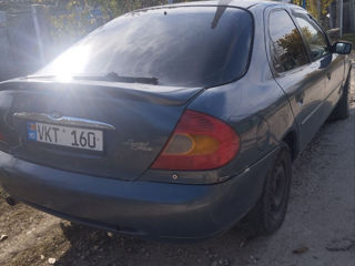 Ford Mondeo foto 2