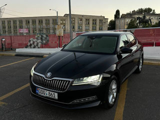 Skoda Superb foto 1