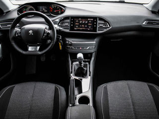 Peugeot 308 foto 1