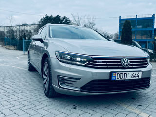 Volkswagen Passat foto 2