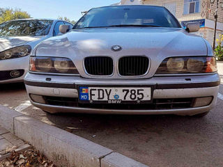 BMW 5 Series foto 2