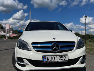 Mercedes B-Class foto 2