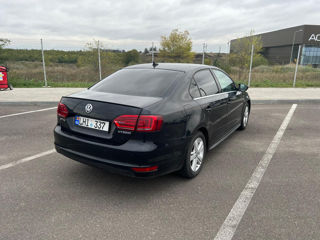 Volkswagen Jetta foto 4