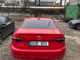 Volkswagen Jetta foto 4