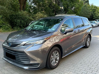 Toyota Sienna foto 3