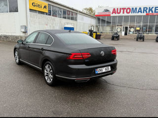 Volkswagen Passat foto 3