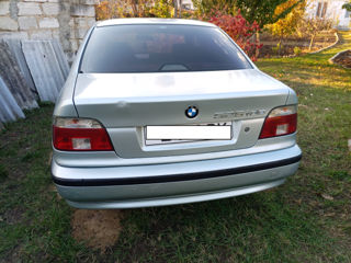 BMW 5 Series foto 2