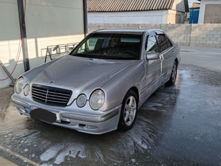 Mercedes E-Class foto 3