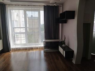 Apartament cu 2 camere, 79 m², Buiucani, Chișinău foto 2