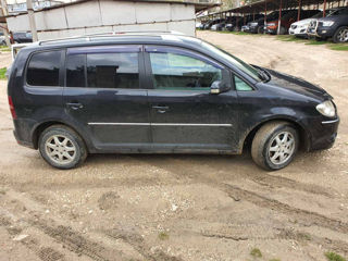 Volkswagen Touran foto 7