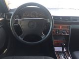 Mercedes E Class foto 8