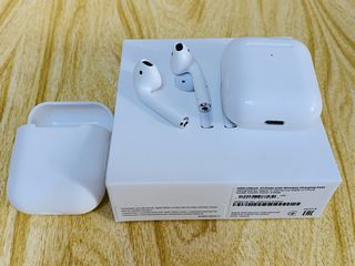 Apple AirPods 2 (încarcare fără fir) foto 1