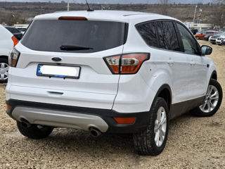 Ford Escape foto 2