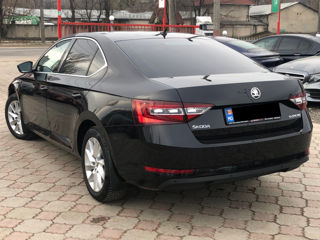 Skoda Superb foto 3