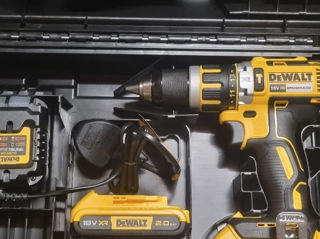 Шуруповерт  DEWALT  DCD 795 BRUSHLESS 2 батареи на 2 ампера Зарядное и кейс foto 1