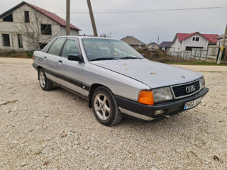 Audi 100