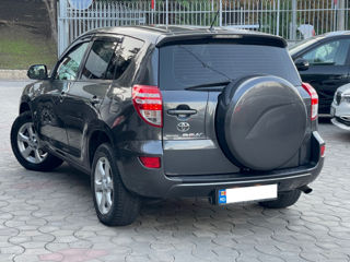 Toyota Rav 4 foto 5