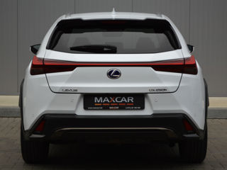 Lexus UX foto 2