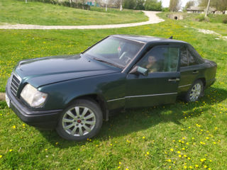 Mercedes Series (W124) foto 1