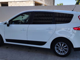 Renault Grand Scenic foto 2