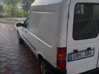 Ford Courier foto 4