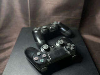 Playstation 4 cu doua manete foto 2