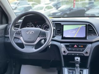 Hyundai Elantra foto 13