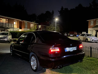 BMW 5 Series foto 3