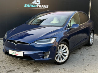 Tesla Model X foto 2