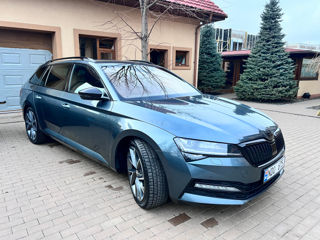 Skoda Superb foto 2