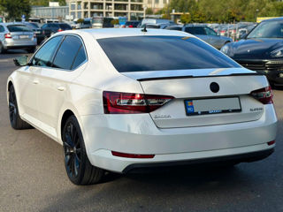 Skoda Superb foto 8