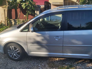 Volkswagen Touran foto 4