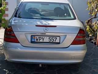 Mercedes E-Class foto 2