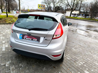 Ford Fiesta foto 6