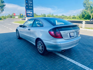 Mercedes C-Class Coupe foto 5