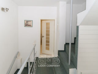 Apartament cu 4 camere, 138 m², Buiucani, Chișinău foto 12