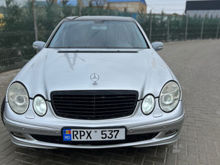 Mercedes E-Class foto 2