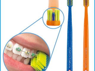 Periuță de dinți ortodontică Curaprox CS 5460 Ortho, producător Elveția