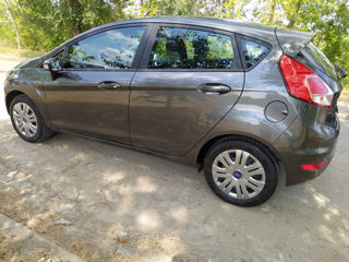 Ford Fiesta фото 2