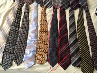 Cravate originale, de firmă în stare ideală, ca noi, cîte 100 lei fiecare, acea însemnată e vîndută, foto 1