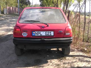 Ford Fiesta foto 2