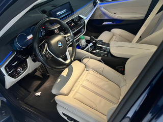 BMW 5 Series foto 4